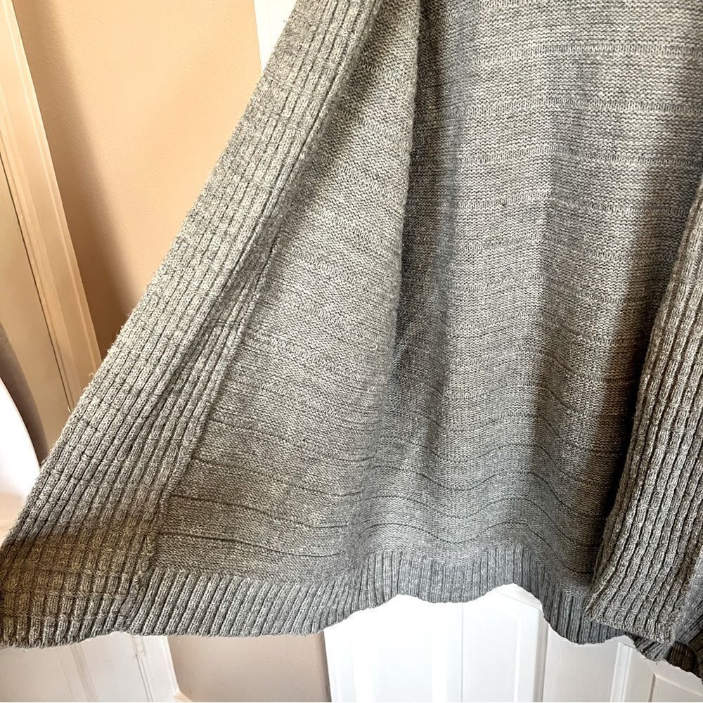 Grey knit Carriage Court cardigan - Picture 5 of 6